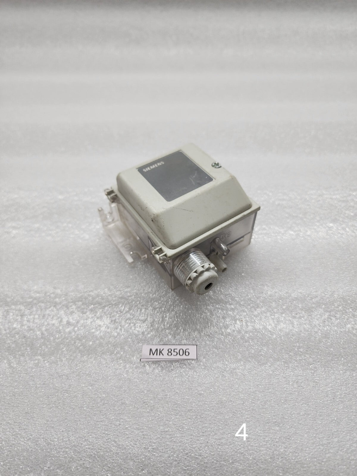 SIEMENS QBM2030-30  DIFFERENTIAL PRESSURE SENSOR