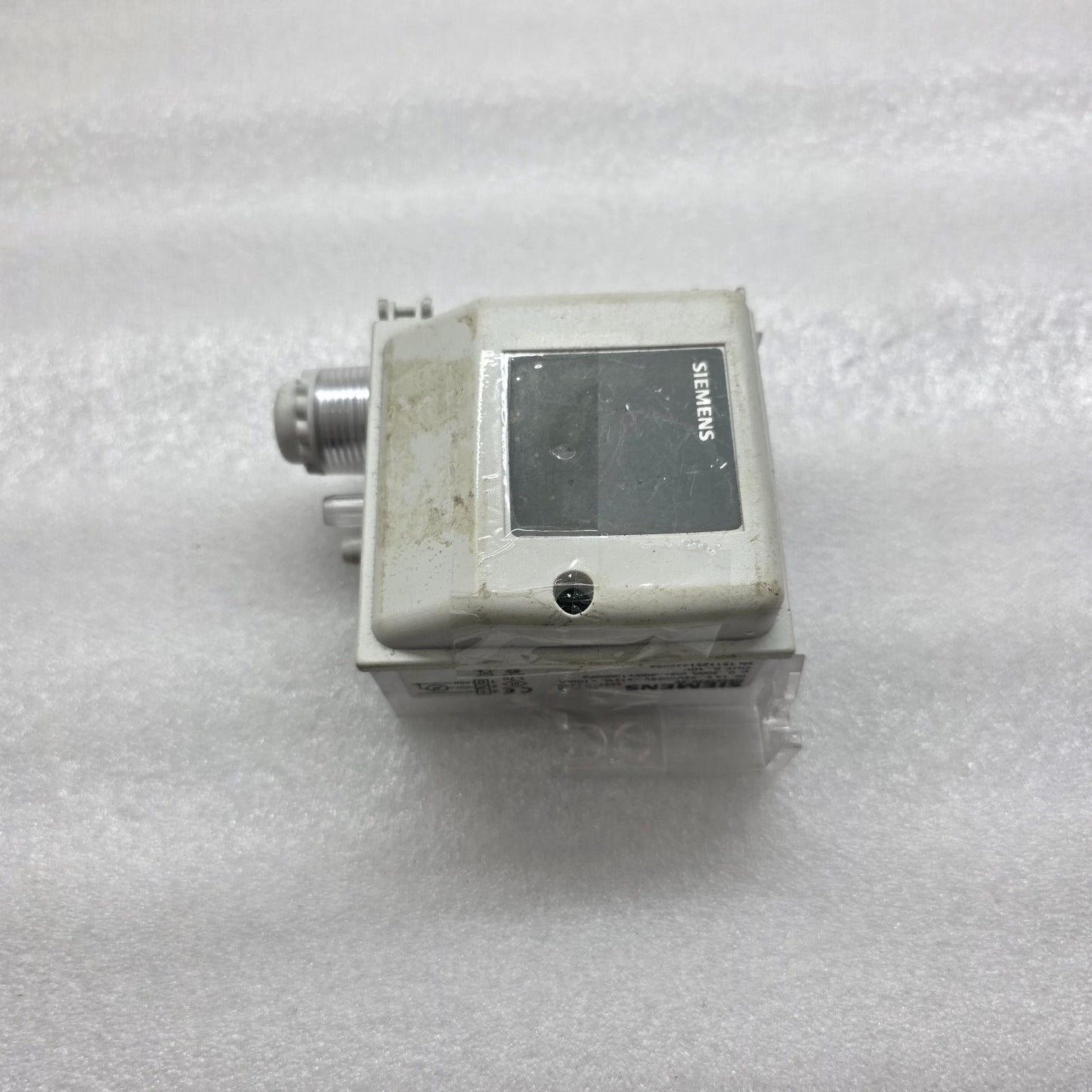 SIEMENS QBM2030-30  DIFFERENTIAL PRESSURE SENSOR