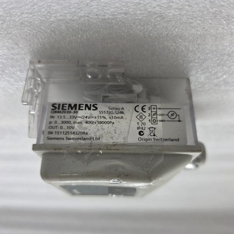 SIEMENS QBM2030-30  DIFFERENTIAL PRESSURE SENSOR
