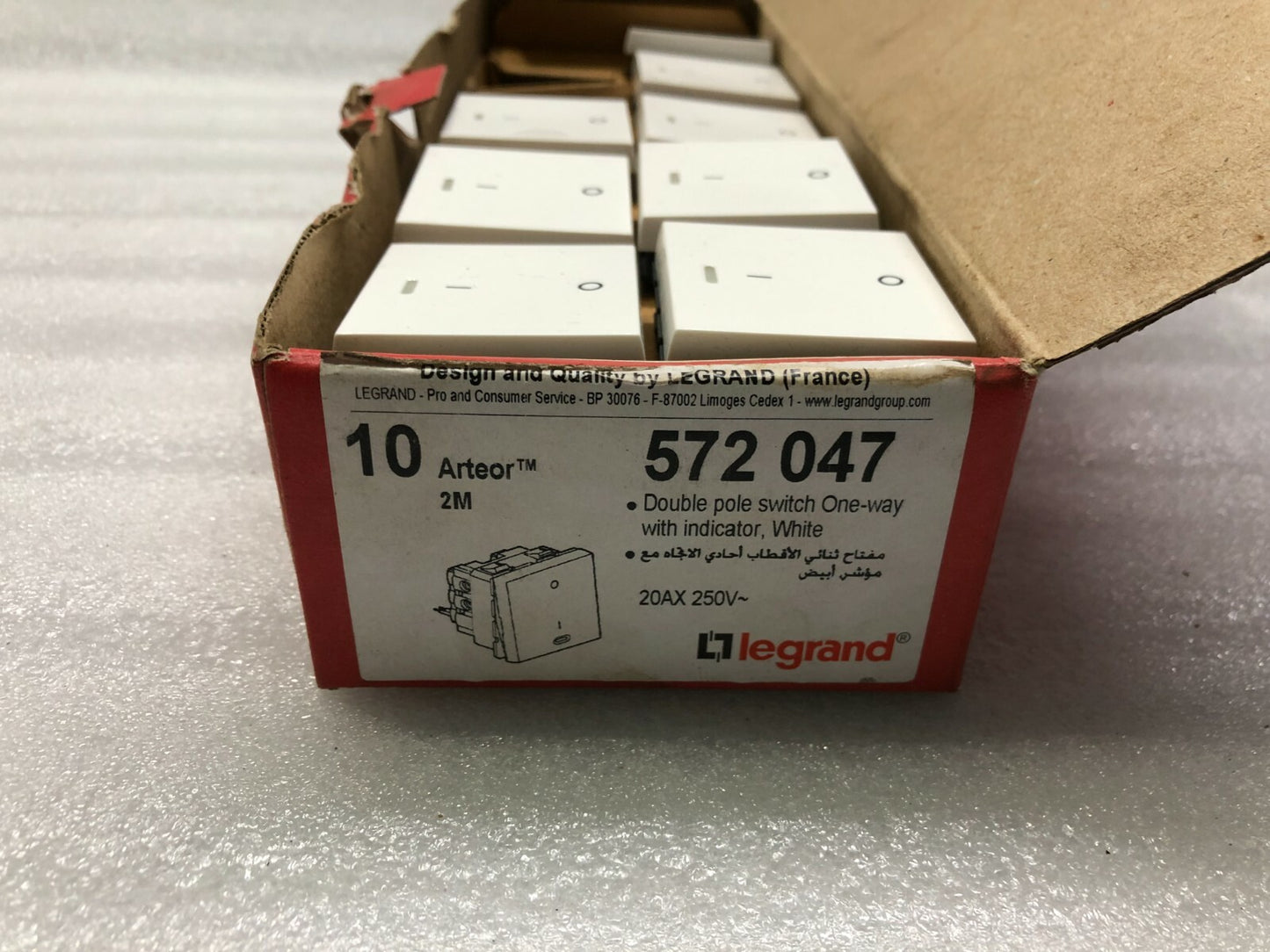 LEGRAND 572 047 DOUBLE POLE SWITCH ONE WAY WITH INDICATOR 20AX 250V LOT OF 8 PC