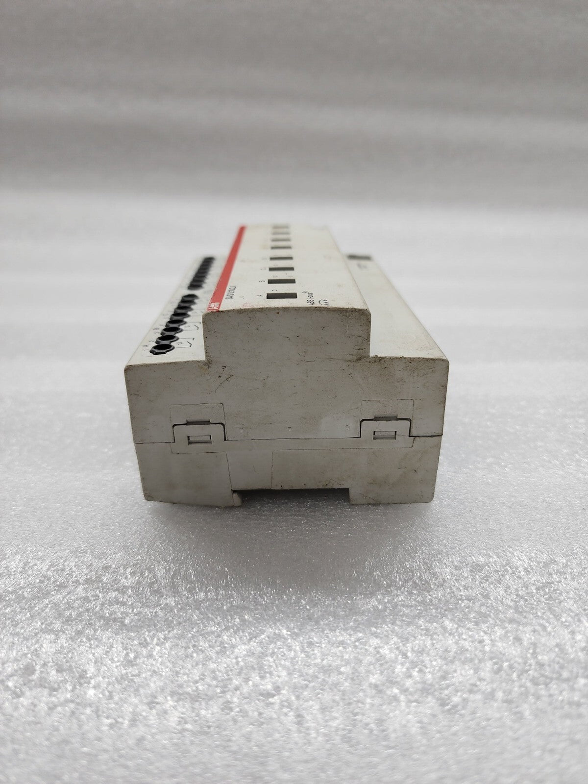 ABB SA/S 8.10.2.1 SWITCH ACTUATOR 2CDG110157R0011