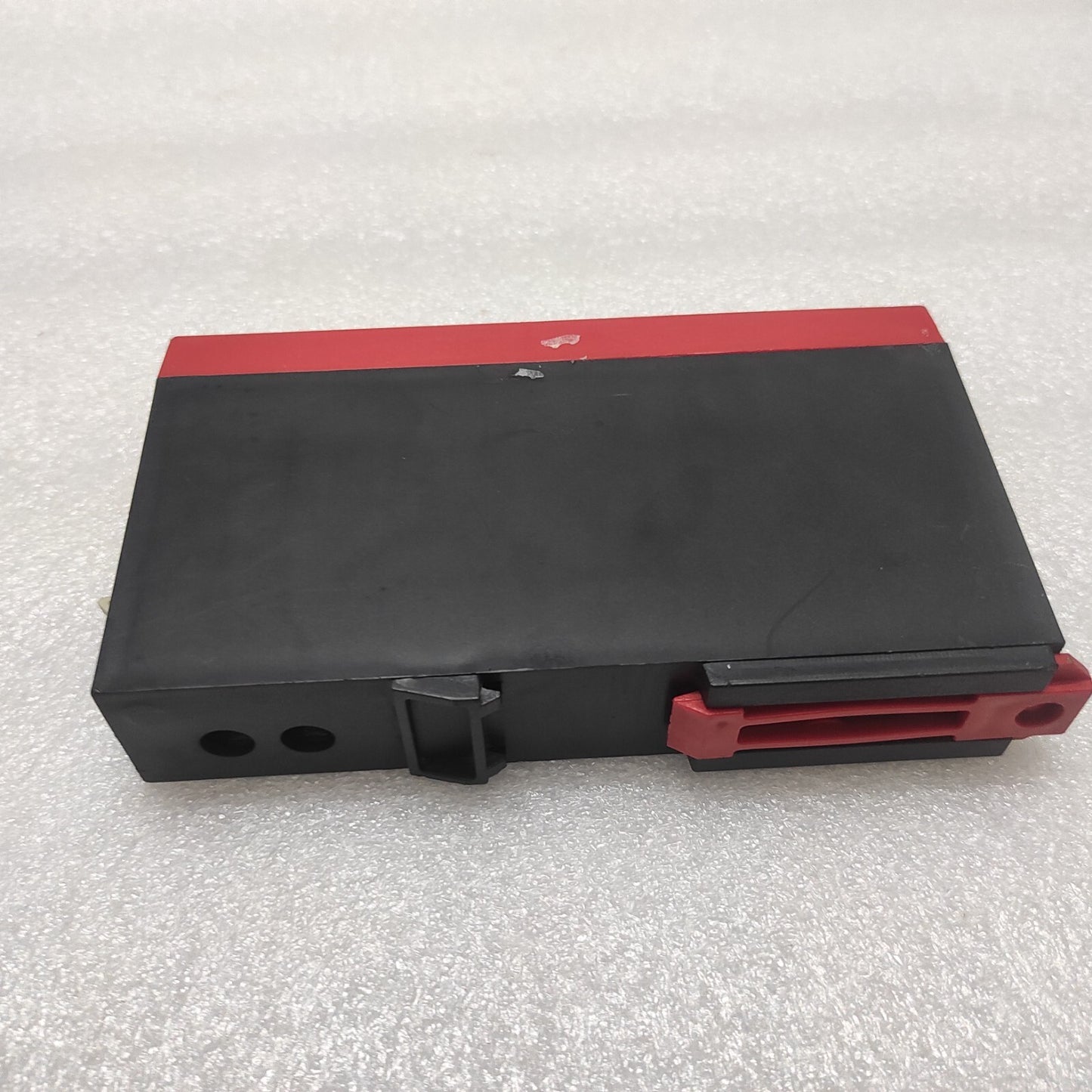 OMICRON OAU-01A/EX ALARM UNIT DAMAGED