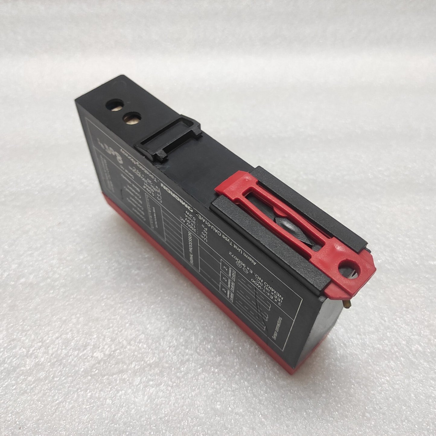 OMICRON OAU-01A/EX ALARM UNIT DAMAGED