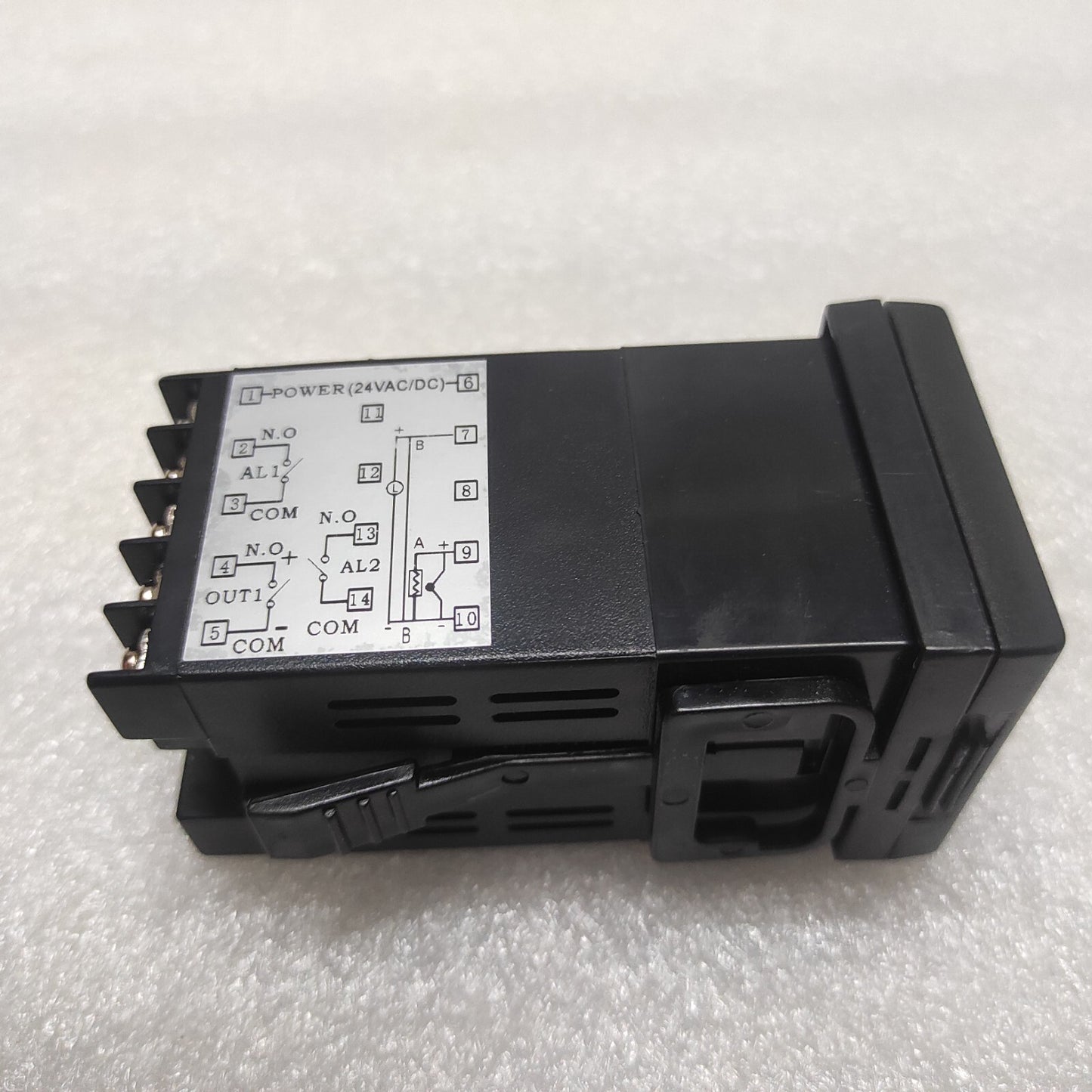 PAN GLOBE E904-102-030-000-1 DIGITAL TEMPERATURE CONTROLLER 24VAC/DC