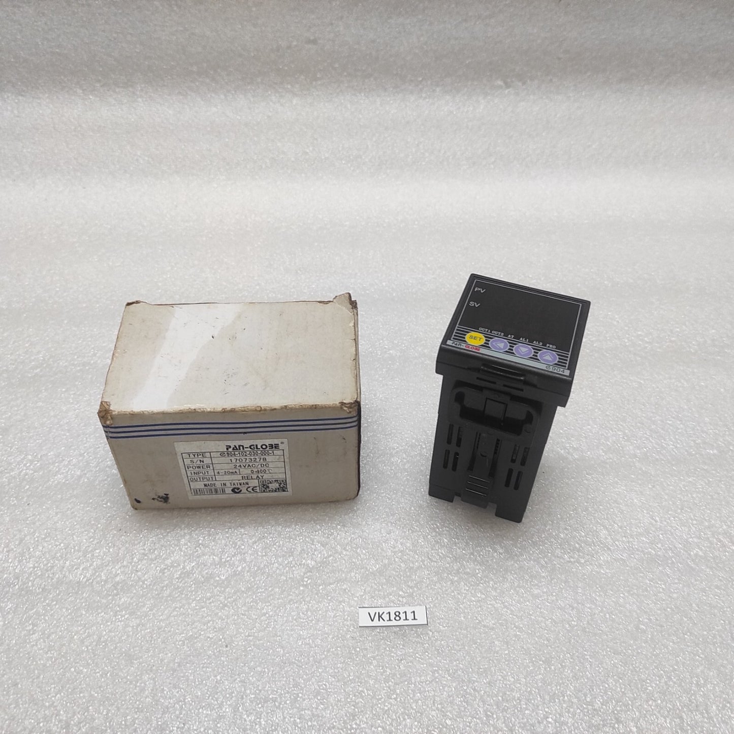 PAN GLOBE E904-102-030-000-1 DIGITAL TEMPERATURE CONTROLLER 24VAC/DC