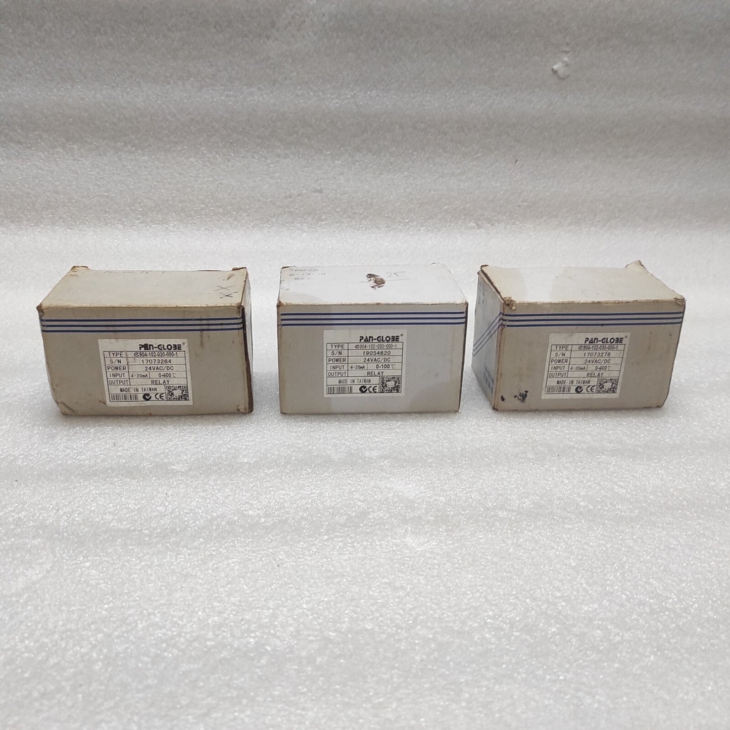 PAN GLOBE E904-102-030-000-1 DIGITAL TEMPERATURE CONTROLLER 24VAC/DC