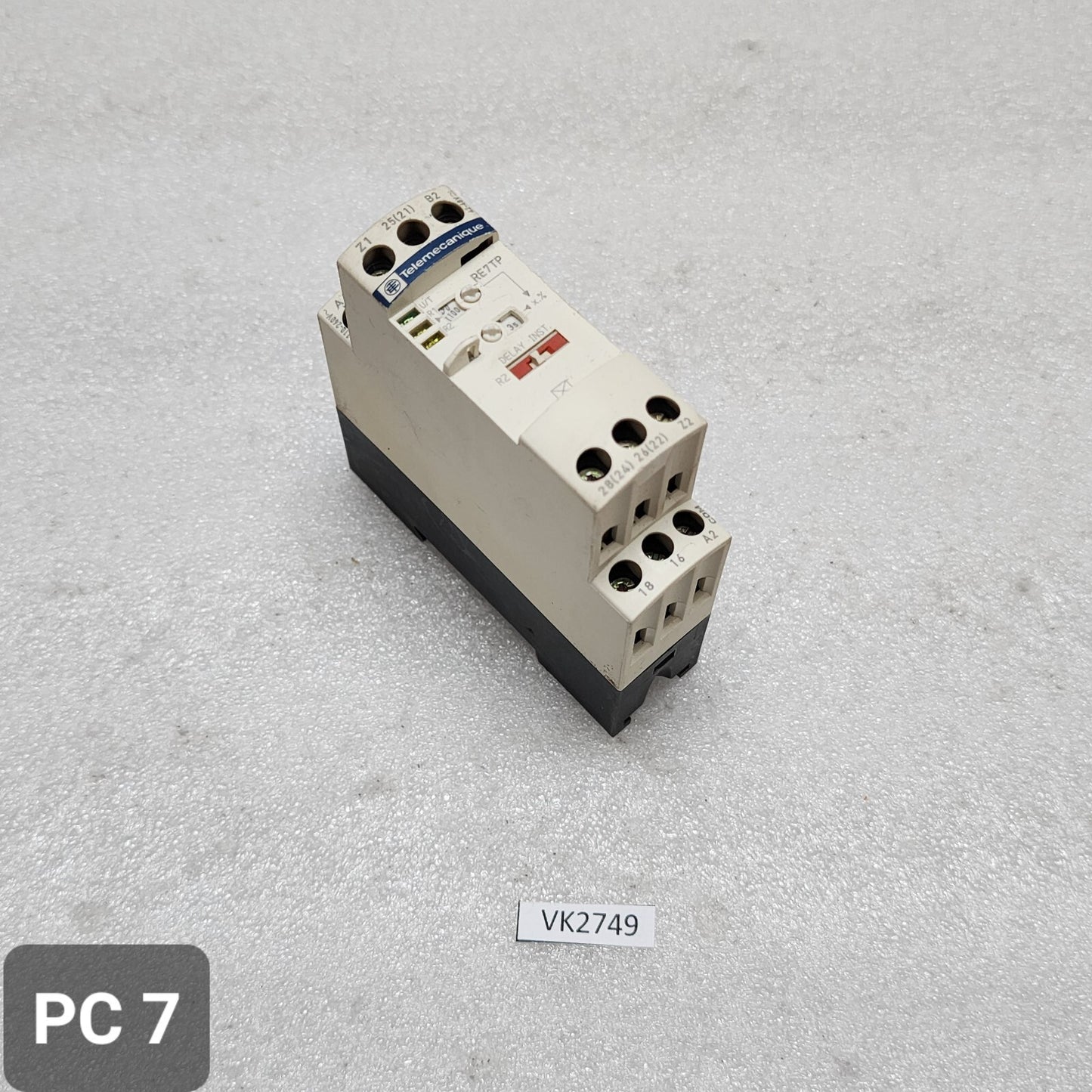 RE7TP13BU ADJUSTABLE ON DELAY TIMING RELAY 0.05S-300H 110-240VAC/24VAC-DC/42-48V