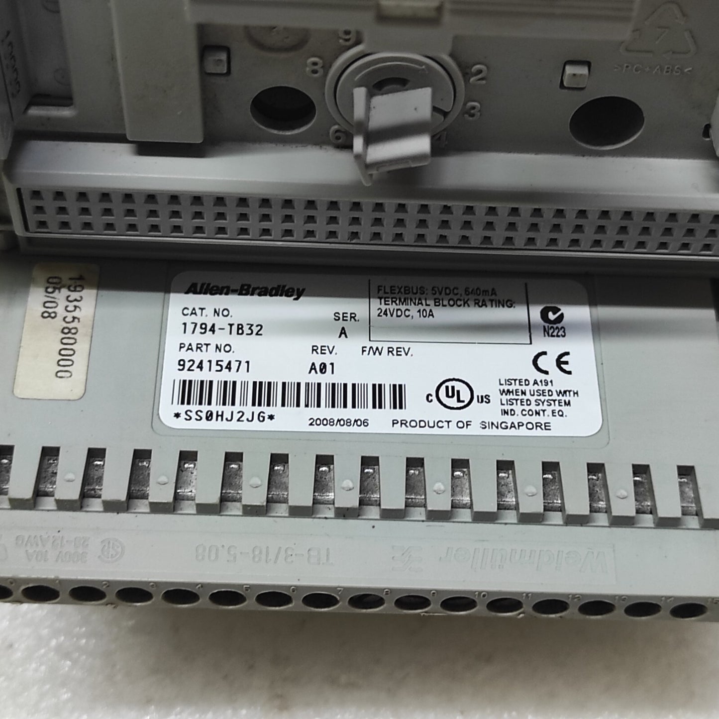 ALLEN BRADLEY CAT 1794-IB32 FLEX I/O DIGITAL INPUT MODULE 1794-TB32 92415471