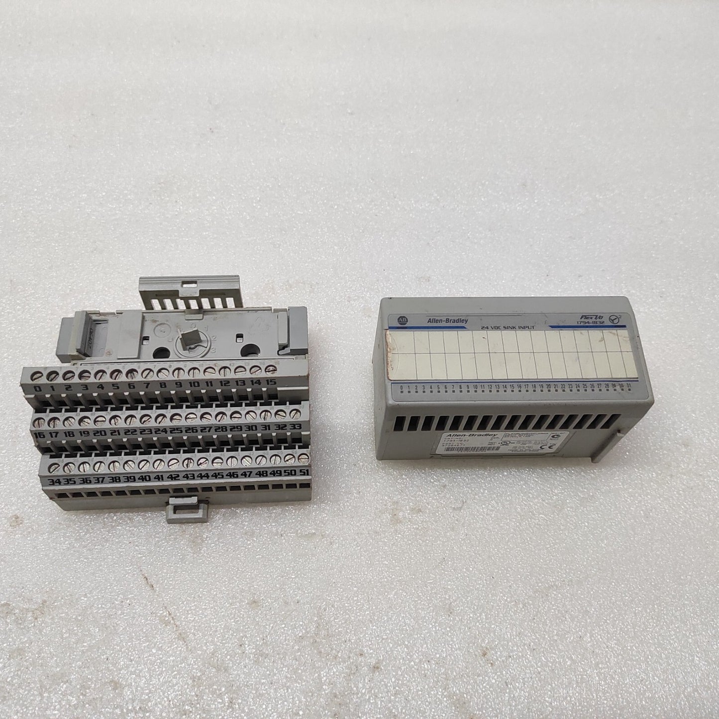 ALLEN BRADLEY CAT 1794-IB32 FLEX I/O 97284671 1794-TB32 96385272