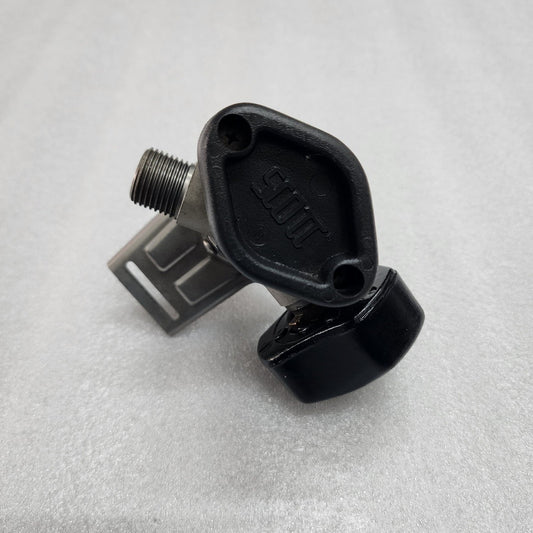 SCOTT BREATHING AIR CYLINDER VALVE 2500 PSI THREAD M18