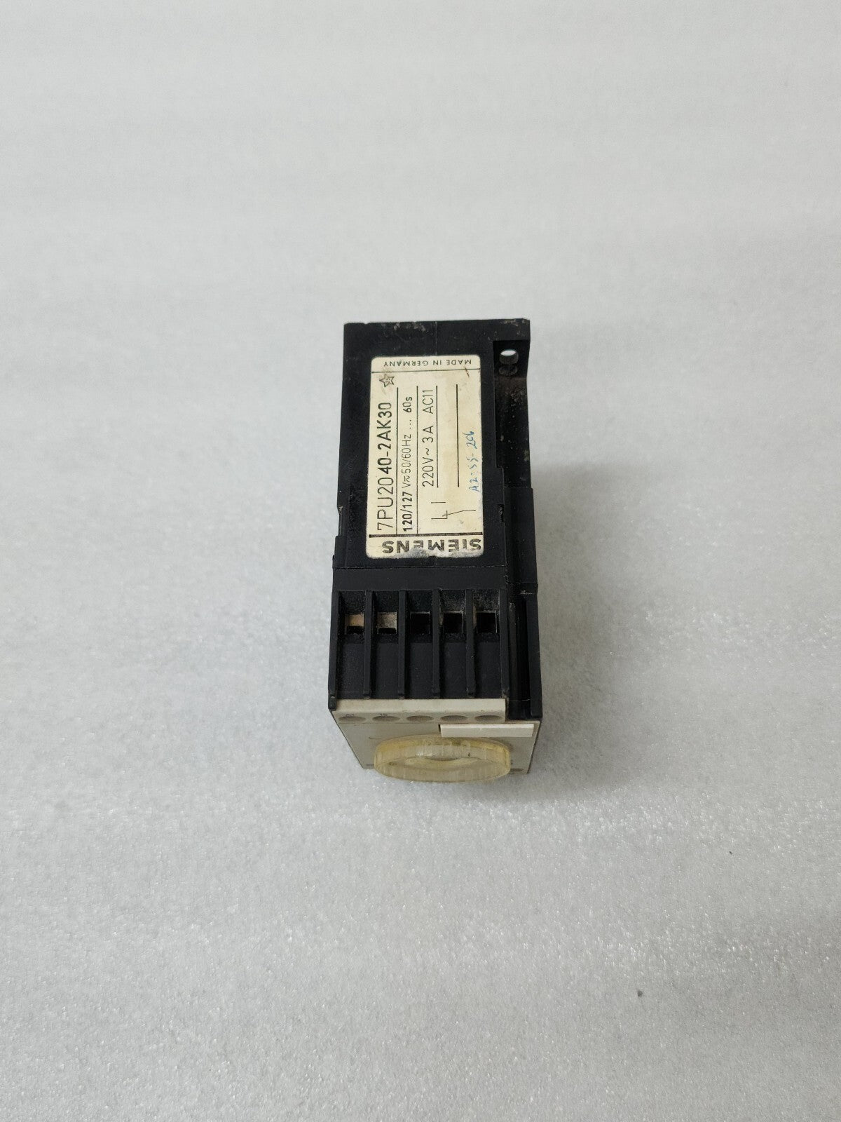 SIEMENS 7PU2040-2AK30 TIMER RELAY 120-127V
