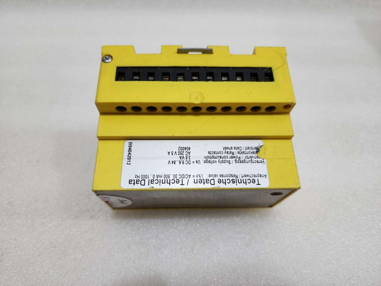 BENDER RCMA472LY-21 RESIDUAL CURRENT MONITOR B94042012