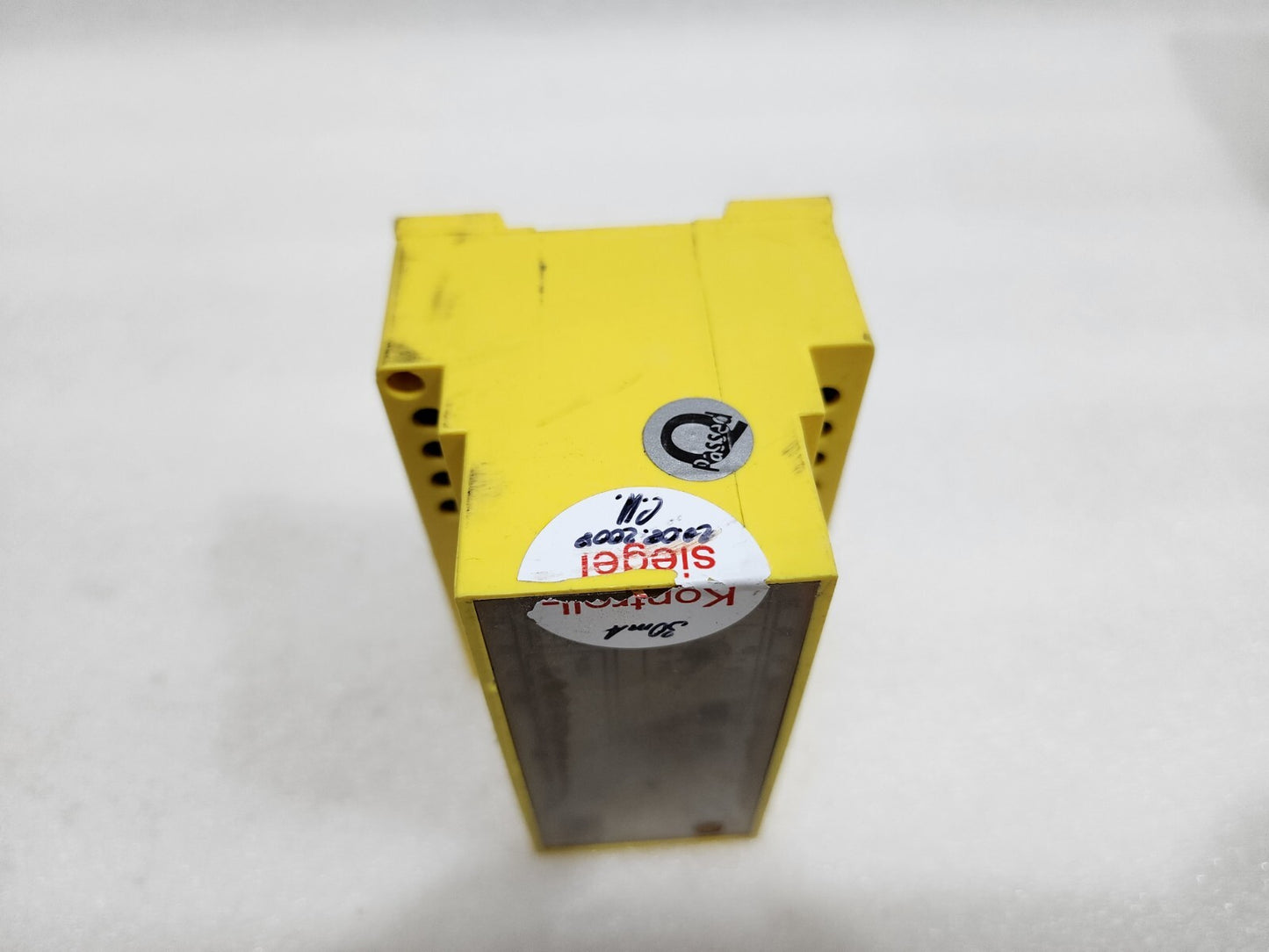BENDER RCMA472LY-21 RESIDUAL CURRENT MONITOR B94042012