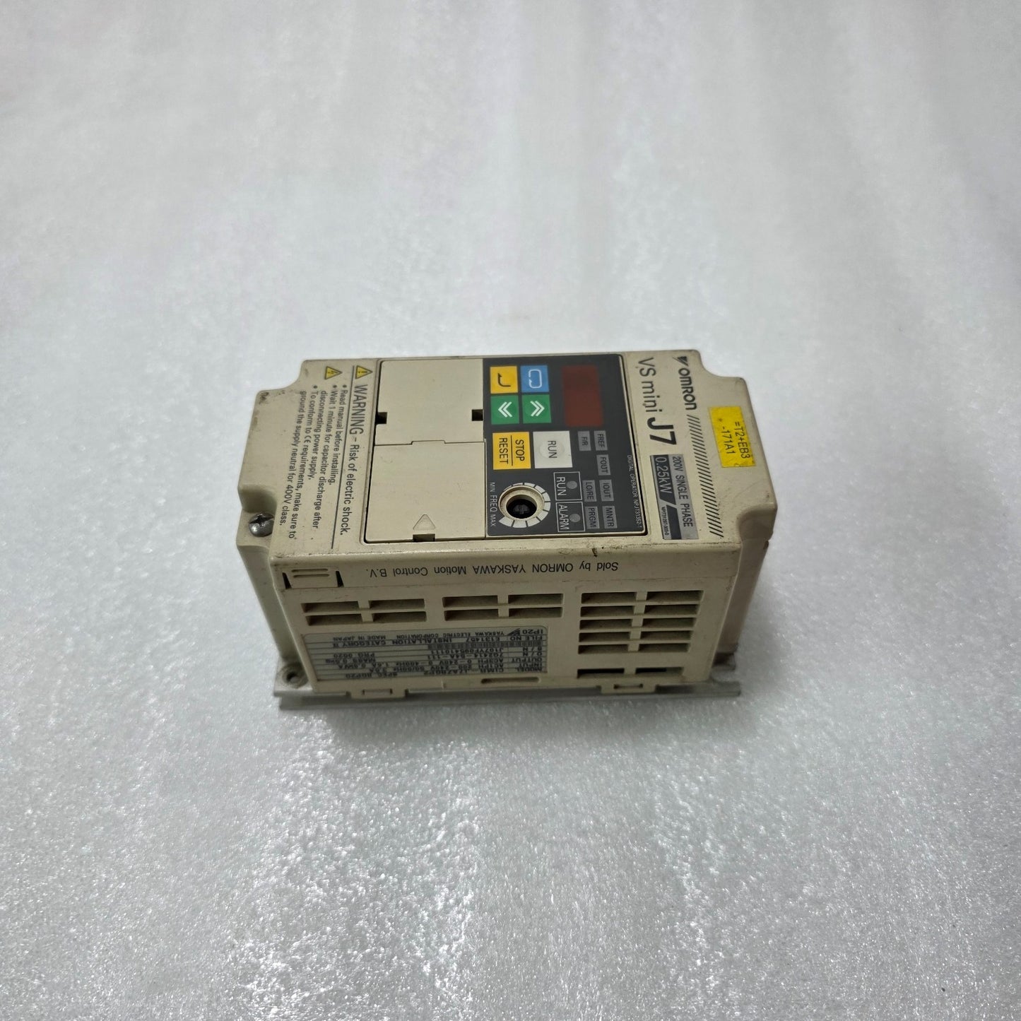 YASKAWA CIMR-J7AZB0P2 INVERTER DRIVE 200-240V 1 PHASE TO 3 PHASE 0.6KVA VFD