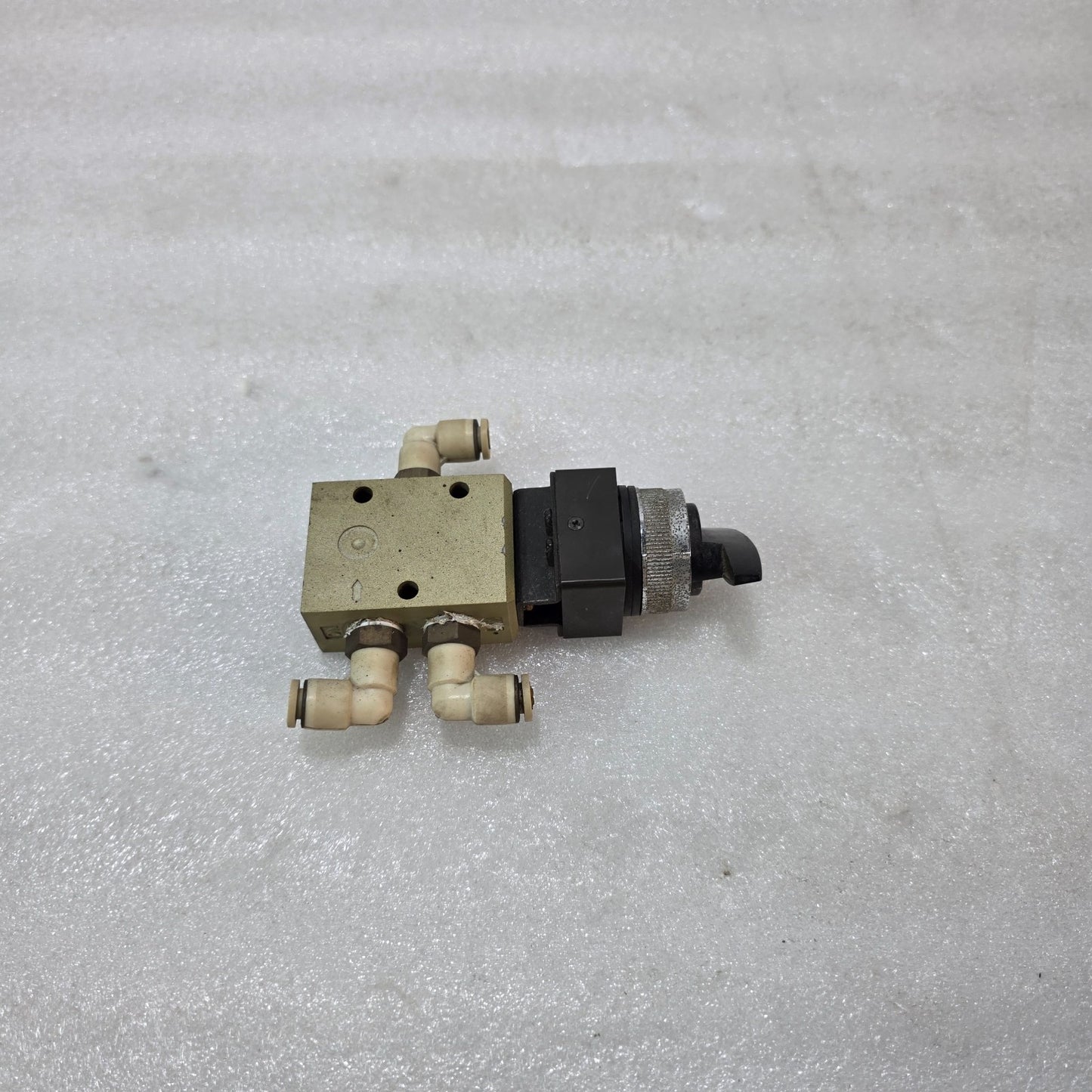 TPC DM330-02S MECHANICAL VALVE PNEUMATIC DIRECTIONAL CONTROL VALVE MAX 7 KG/CM²