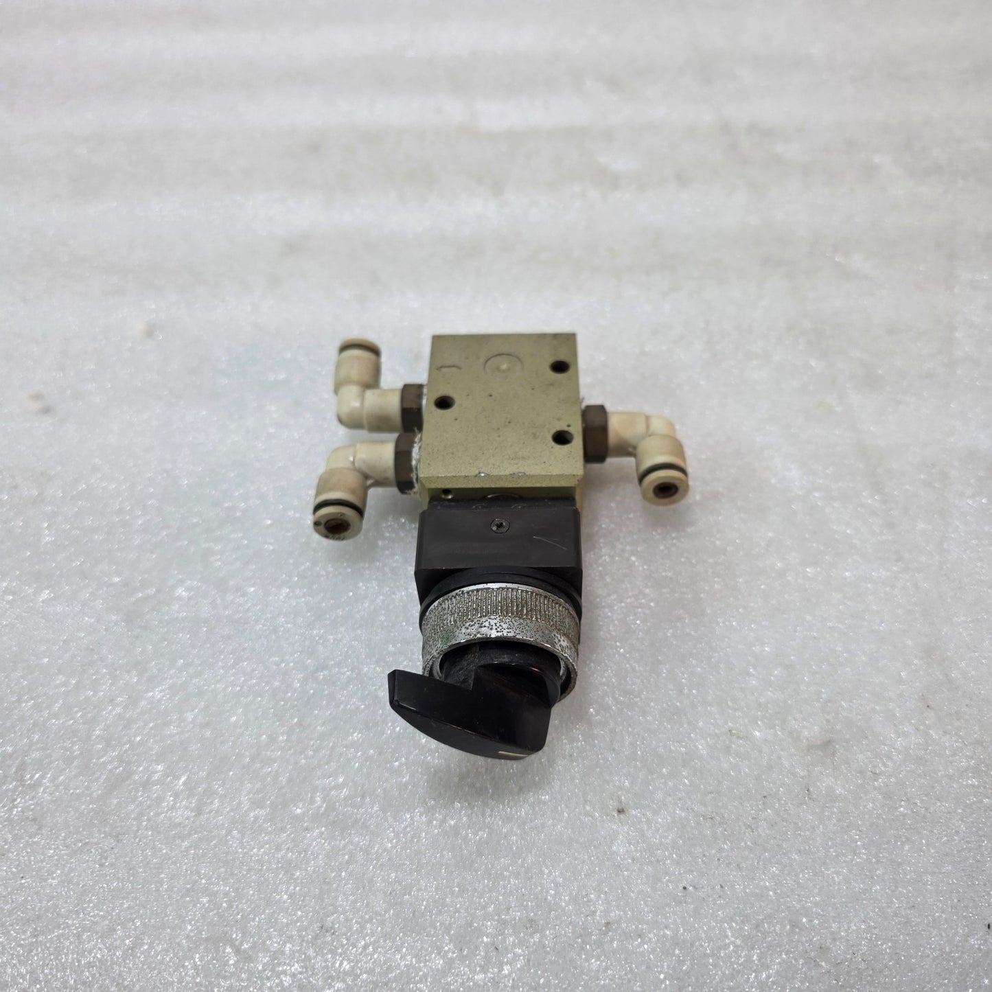 TPC DM330-02S MECHANICAL VALVE PNEUMATIC DIRECTIONAL CONTROL VALVE MAX 7 KG/CM²