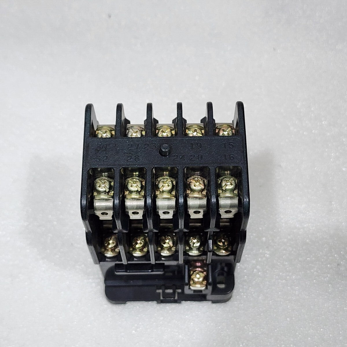FUJI ELECTRIC SRC 50-4F/X AUX RELAY COIL VOLTAGE 200-240V