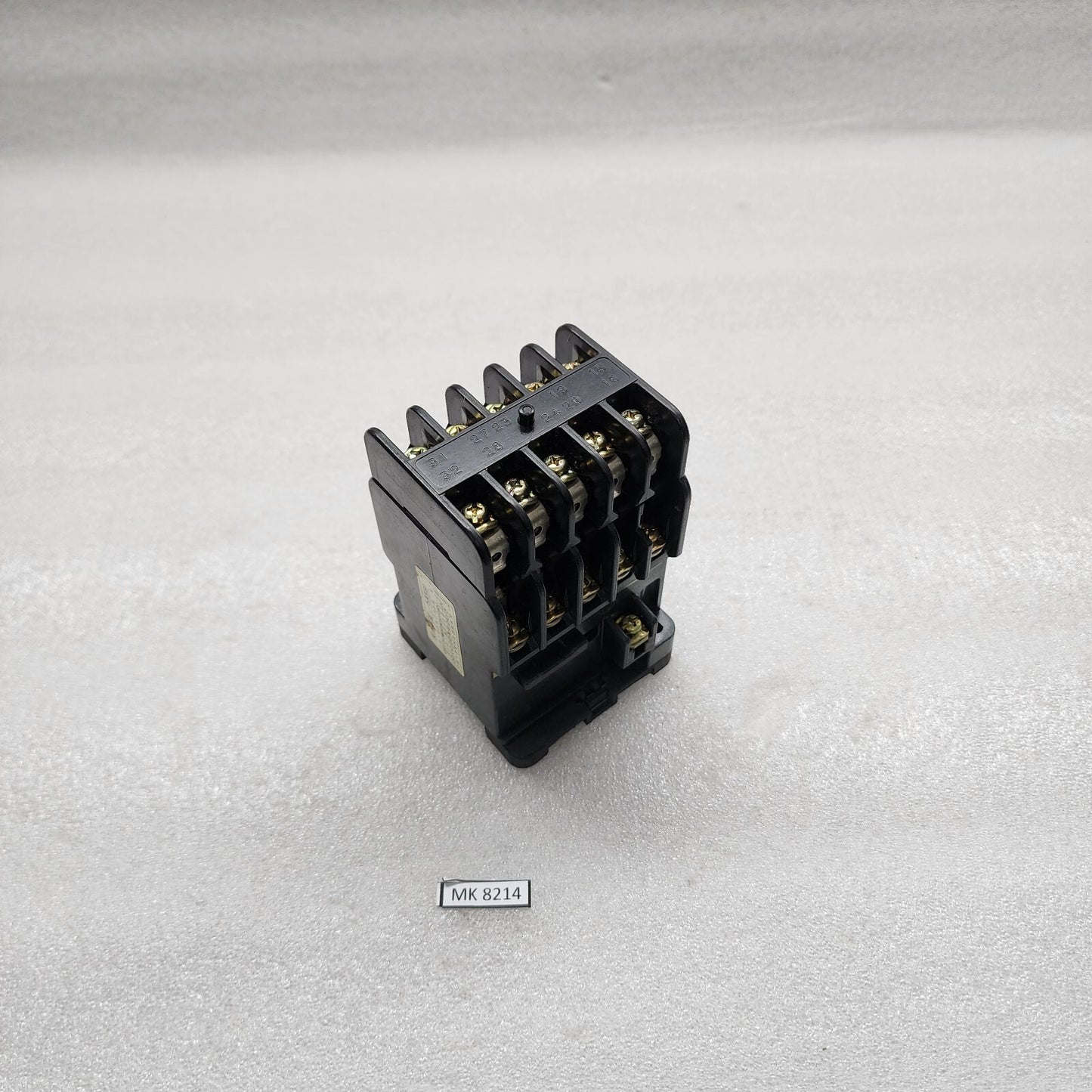 FUJI ELECTRIC SRC 50-4F/X AUX RELAY COIL VOLTAGE 200-240V