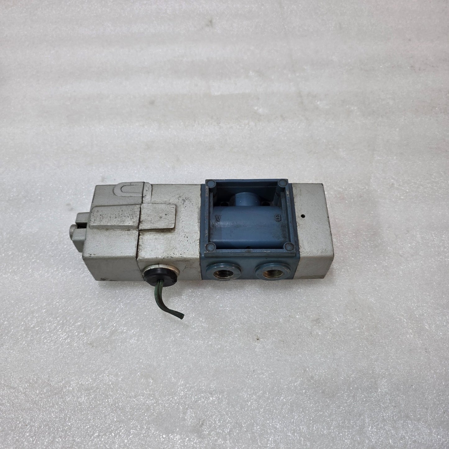 NABCO PSM-33E-P PNEUMATIC DIRECTIONAL CONTROL VALVE 24V DC SUPER SPOOL VALVE 9 K