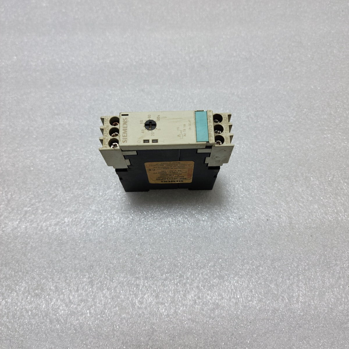 SIEMENS 3RP1513-1AP30 TIMER RELAY 200-240V/24VAC-DC