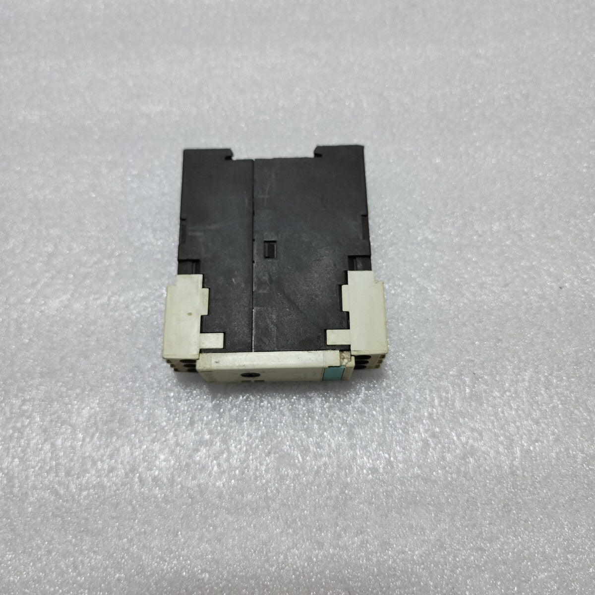 SIEMENS 3RP1513-1AP30 TIMER RELAY 200-240V/24VAC-DC