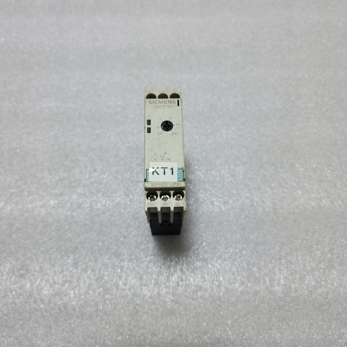SIEMENS 3RP1512-1AP30 TIMER RELAY