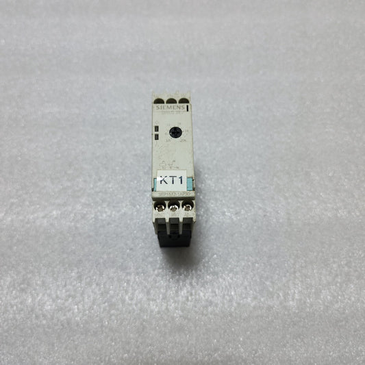 SIEMENS 3RP1512-1AP30 TIMER RELAY