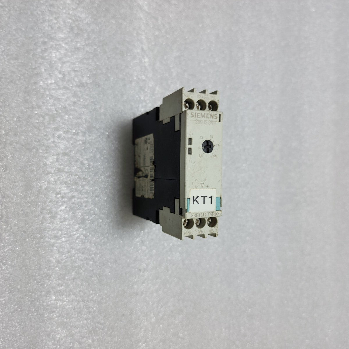 SIEMENS 3RP1512-1AP30 TIMER RELAY