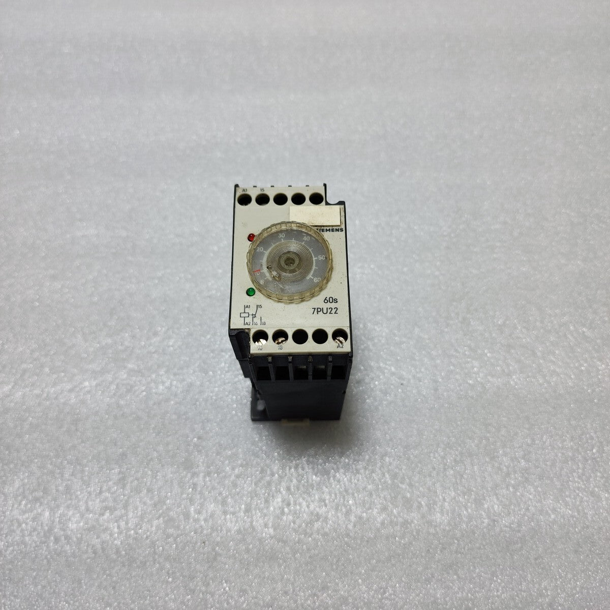 SIEMENS 7PU2240-2AN20 TIMER RELAY 220-240V