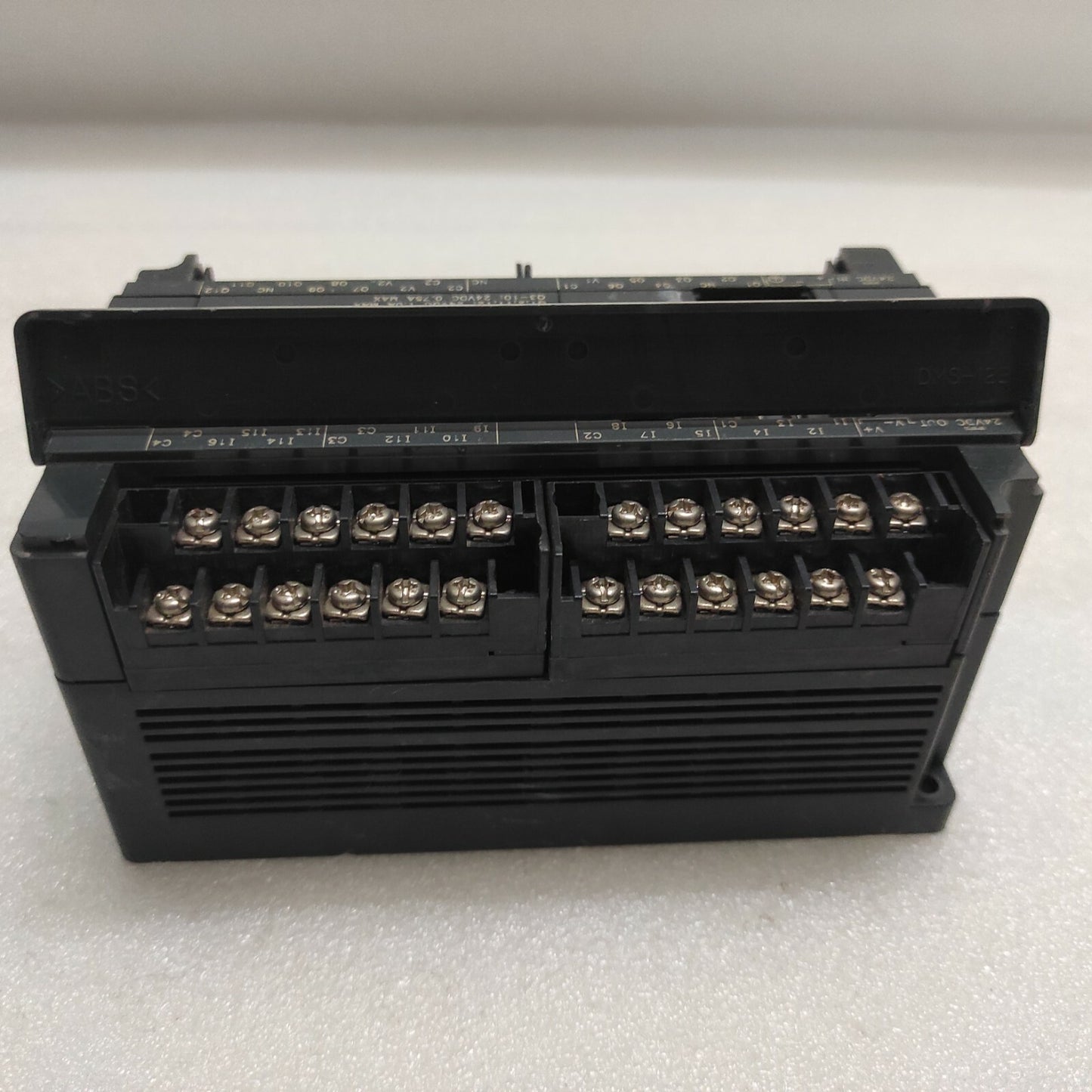 GE FANUC IC200UDD110-BF PLC VERSA MAX MICRO CONTROLLER 24VDC