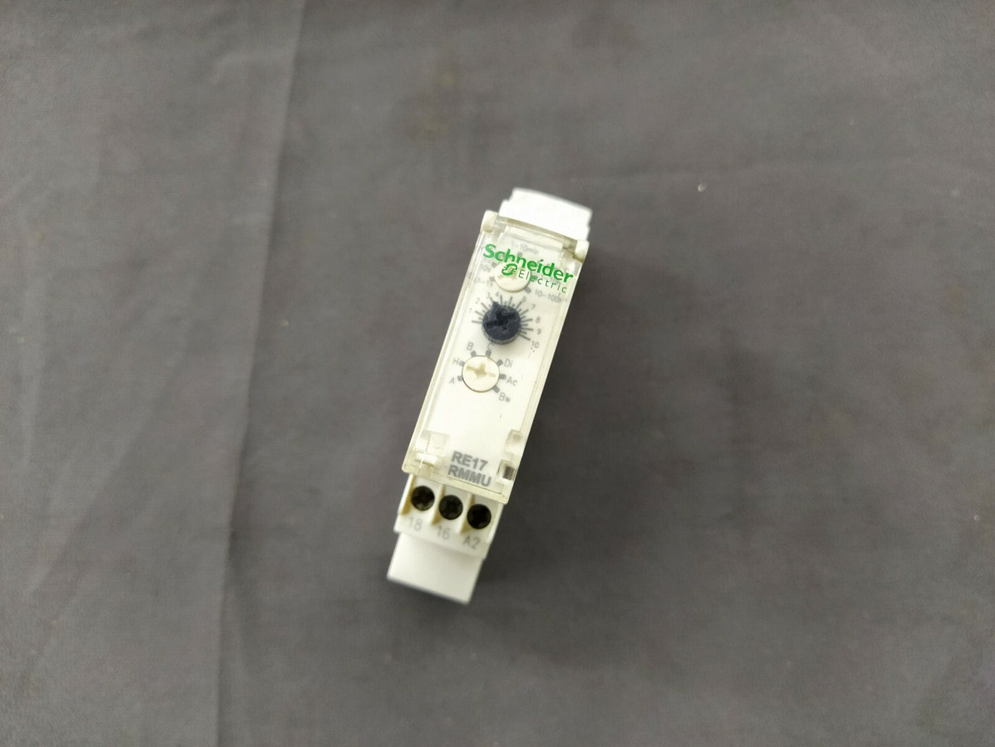 SE RE17RMMU Time Delay Relay 0.1 SEC - 100 HOUR 24-240V AC/24V DC