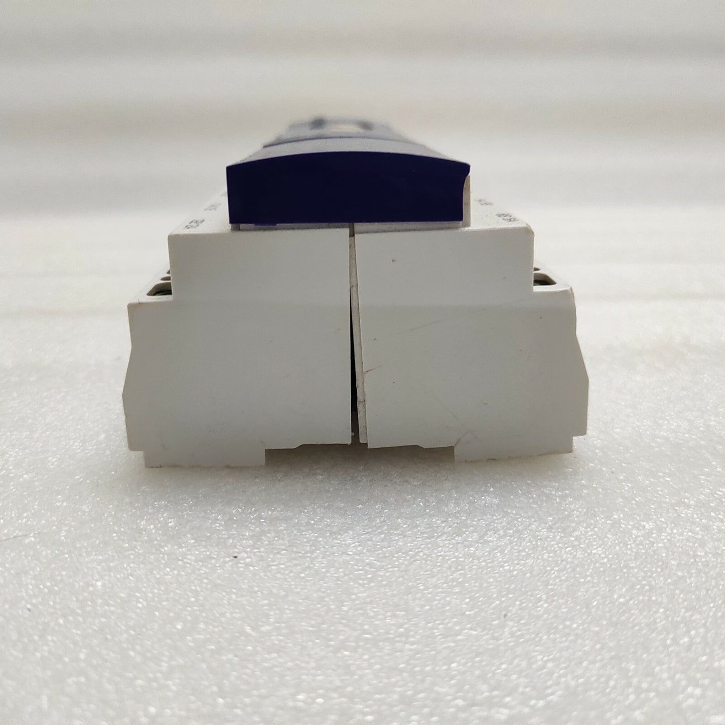 CLIPSAL C-BUS2 12-CHANNEL VOLTAGE FREE RELAY L5512RVF  220-240V FOR PARTS