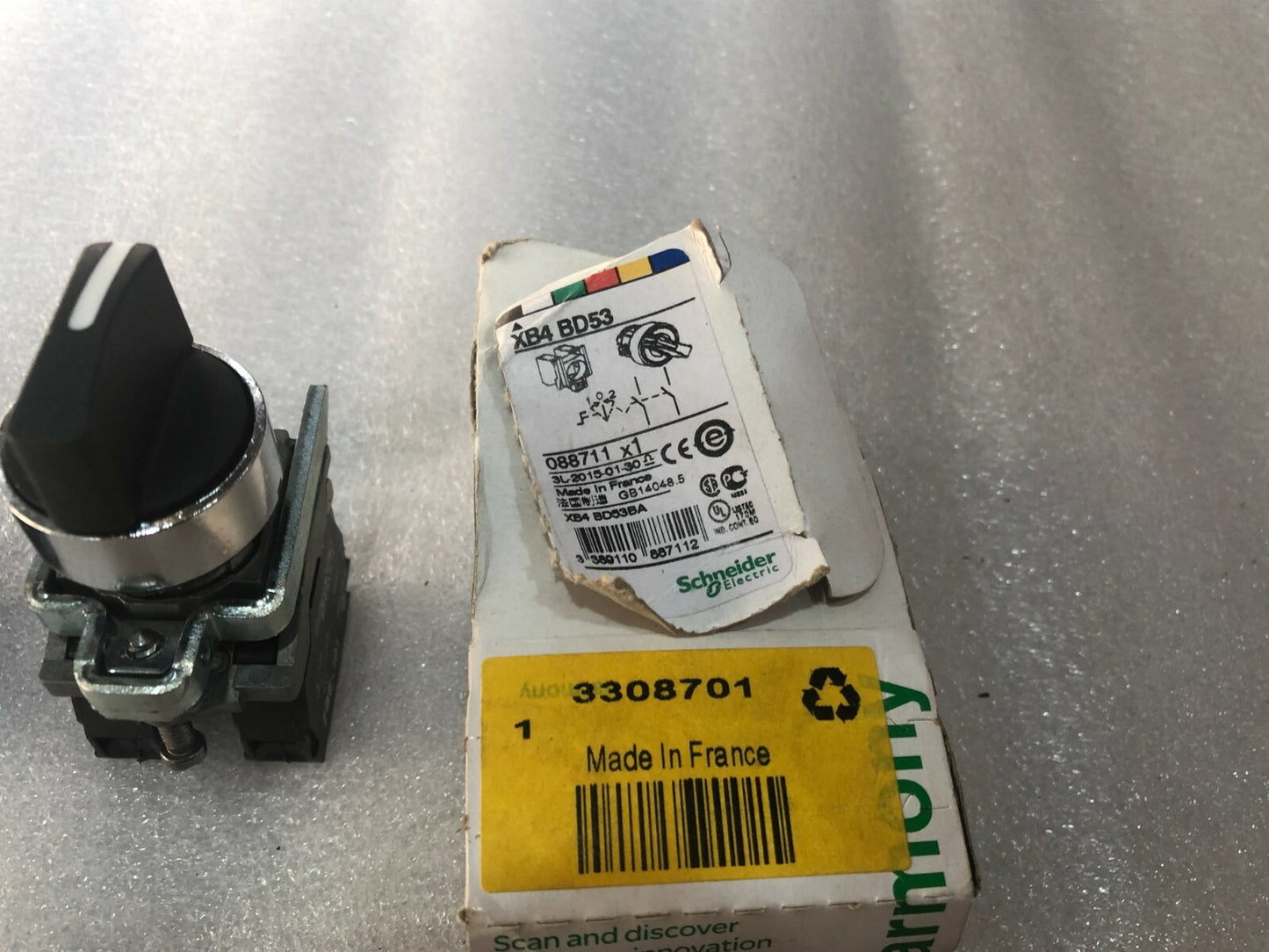 SE  XB4-BD53 SELECTOR SWITCH 38062