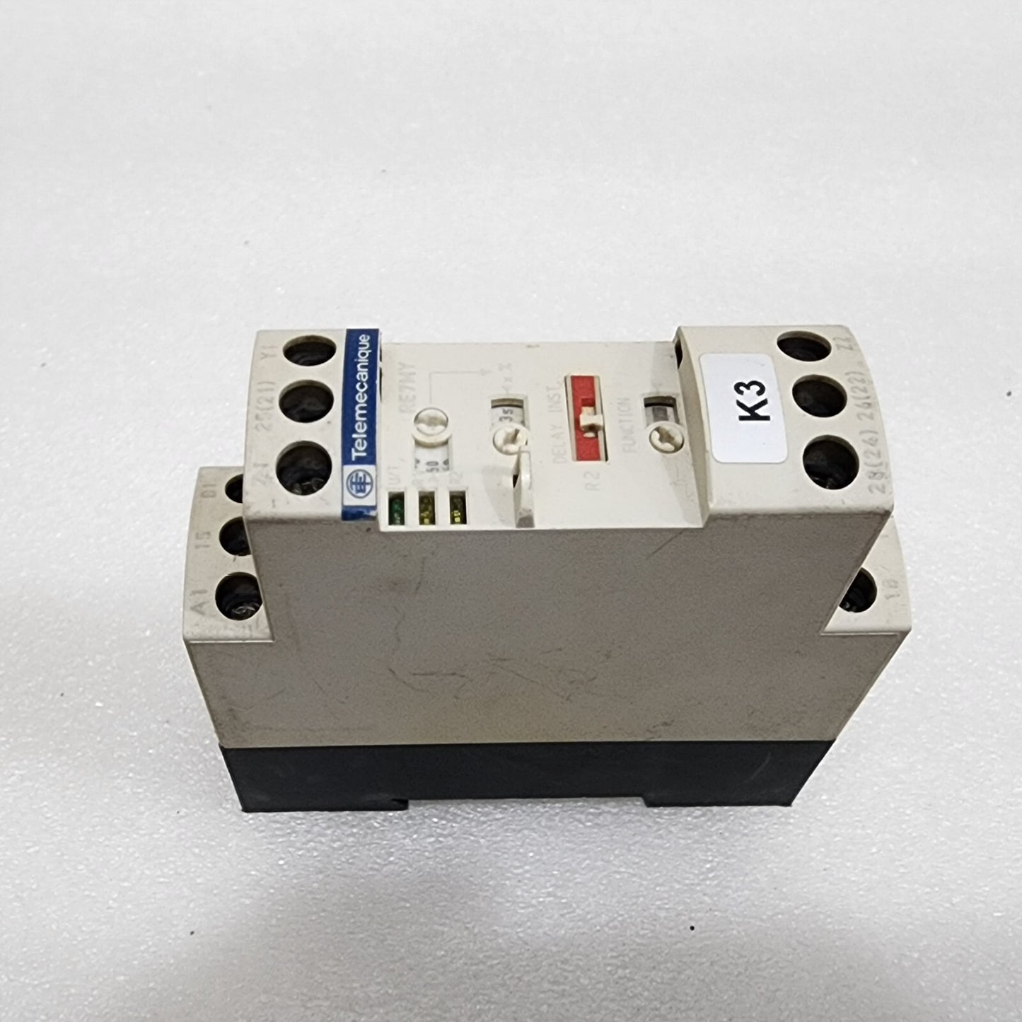 SE RE7MY13BU Time Delay Relay 0.05s-300h 110-240V/24V Telemecanique