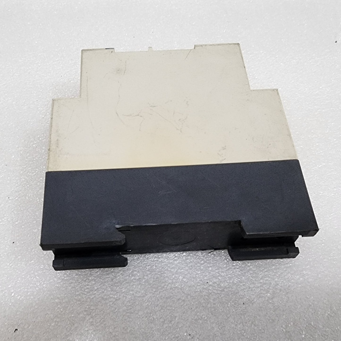 SE RE7MY13BU Time Delay Relay 0.05s-300h 110-240V/24V Telemecanique