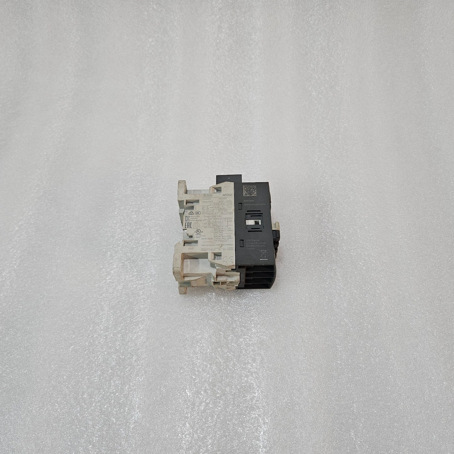 ABB AF09Z-30-10-21 CONTACTOR | 3 POLE 9A | 1NO AUXILIARY | 24-60V AC/DC COIL