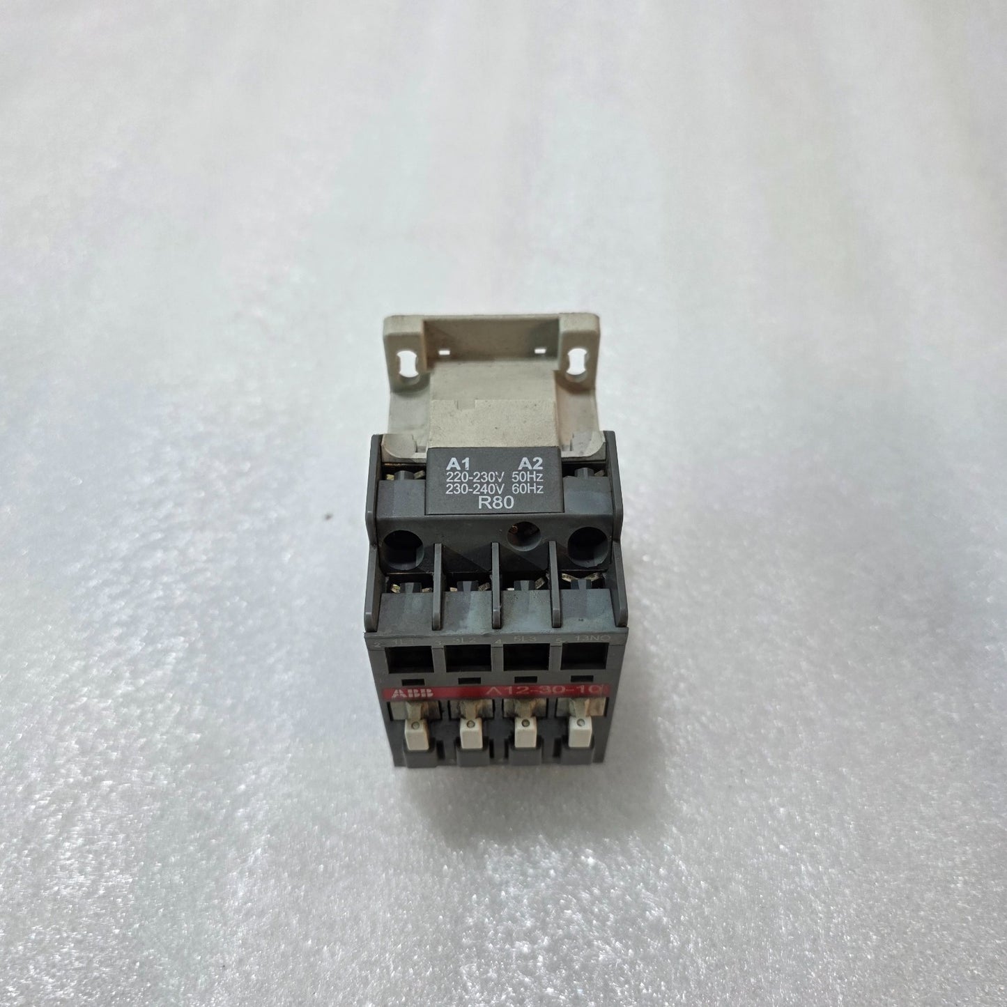 ABB A12-30-10 CONTACTOR 3 POLE 27A AC-3 5.5KW 400V COIL 230V AC INDUSTRIAL MOTOR