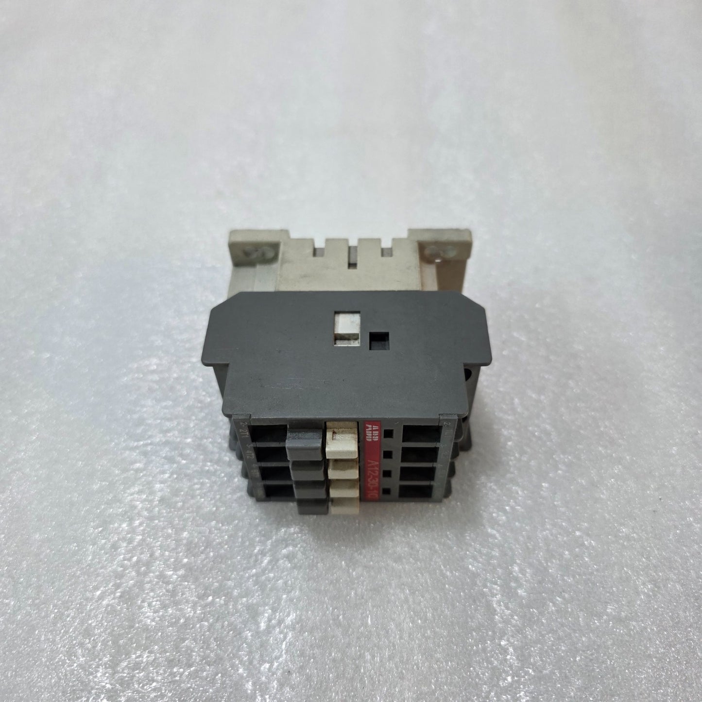 ABB A12-30-10 CONTACTOR 3 POLE 27A AC-3 5.5KW 400V COIL 230V AC INDUSTRIAL MOTOR