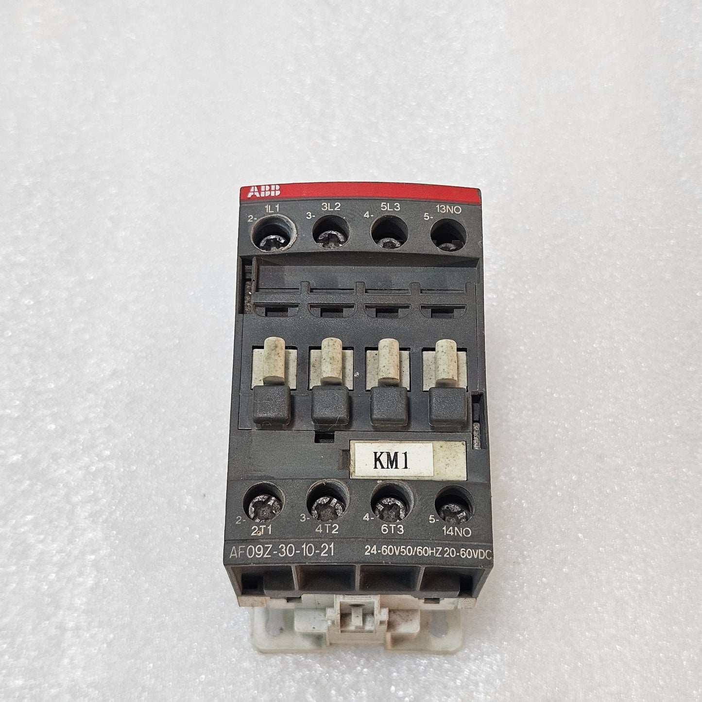 ABB AF09Z-30-10-21 CONTACTOR | 3 POLE 9A | 1NO AUXILIARY | 24-60V AC/DC COIL