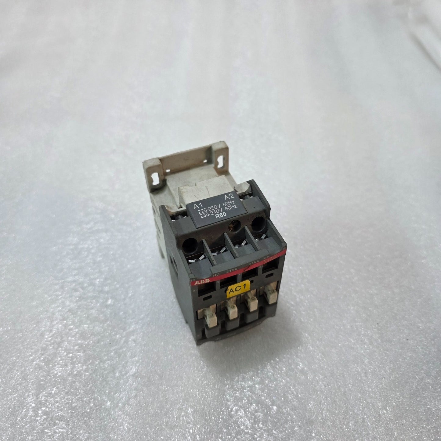 ABB NX22E AUXILIARY CONTACTOR BLOCK 2NO+2NC 16A CONTROL INDUSTRIAL RELAY 230V