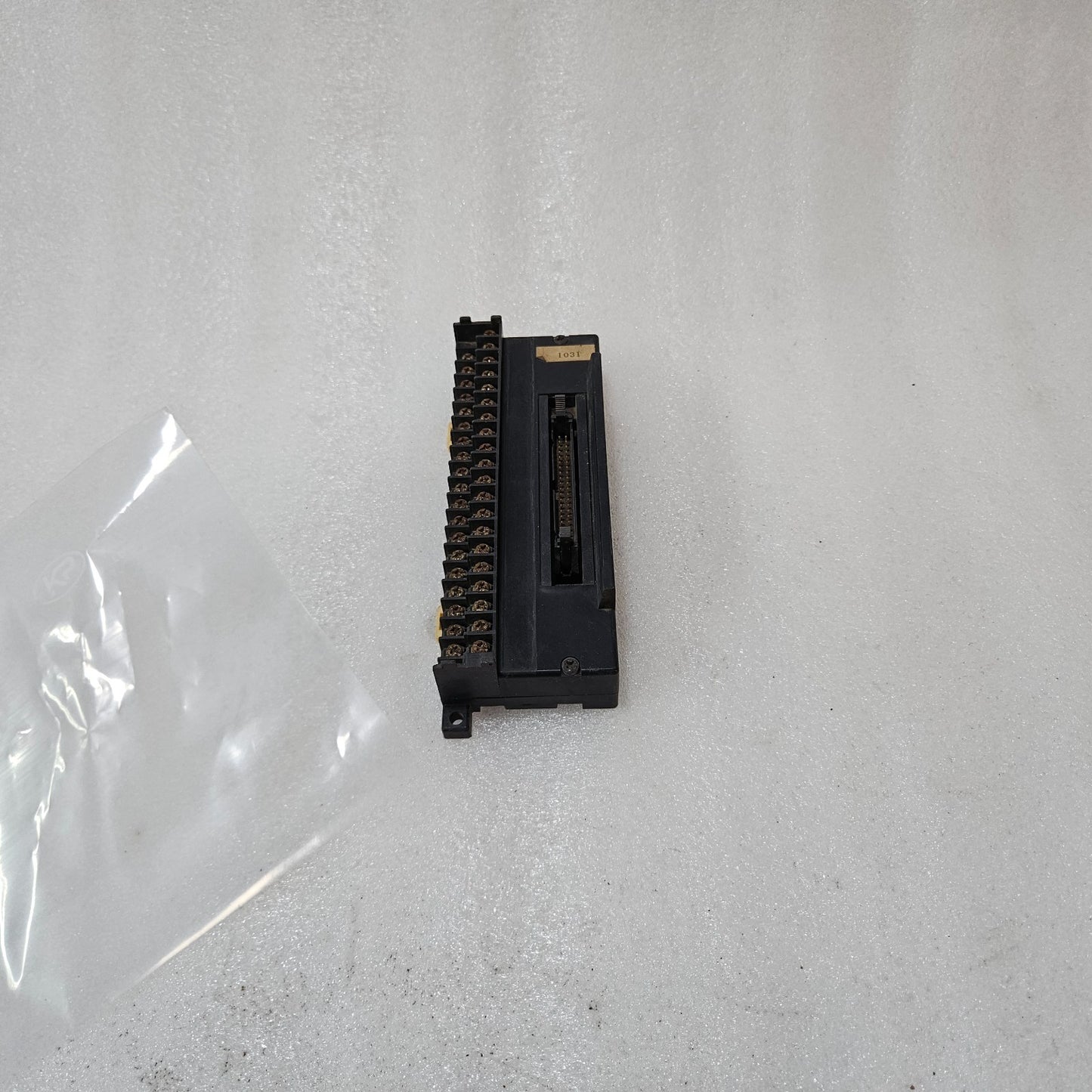 YOSHIDA ELECTRIC PS7D-40V4 INTERFACE MODULE / CONNECTOR UNIT 125V 1A INDUSTRIAL