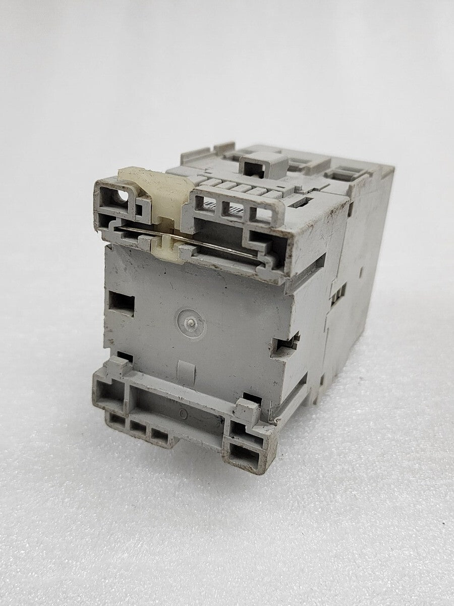 ALLEN BRADLEY CAT 100-C43-00 SER A MAGNETIC CONTACTOR COIL VOLTAGE 110V