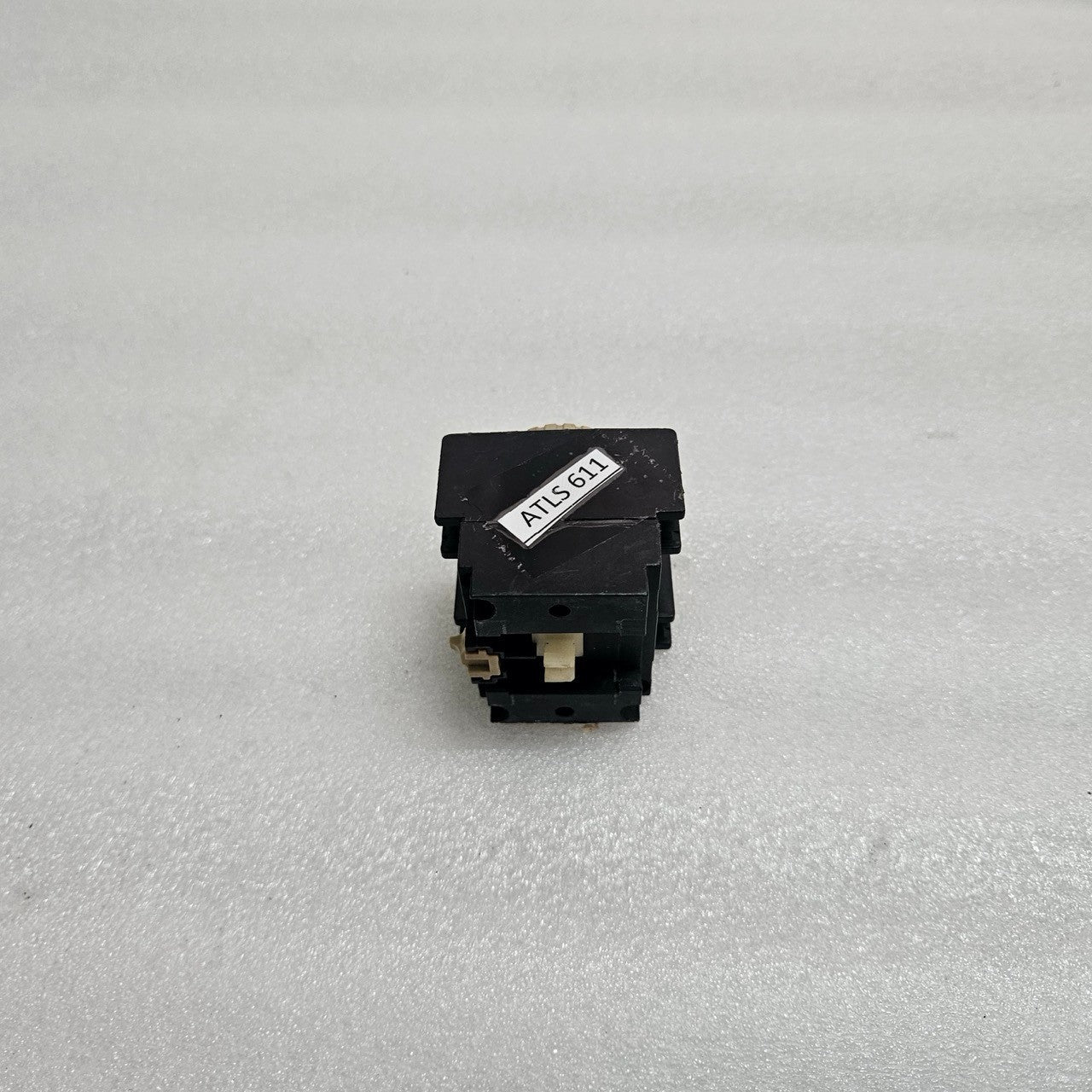 MITSUBISHI UA-TR4AN PNEUMATIC TIME-DELAY UNIT / ON-DELAY TIMER 0.1–60 SECONDS