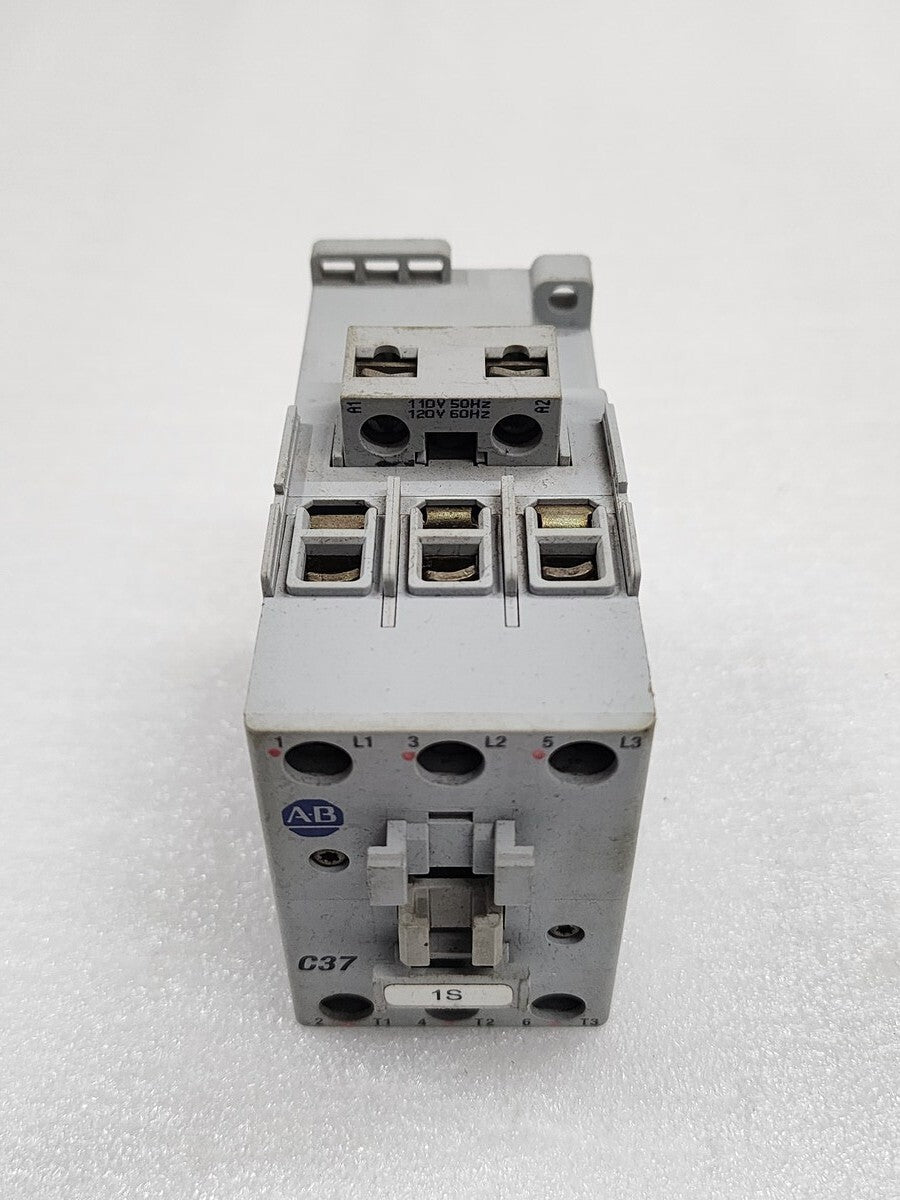 ALLEN BRADLEY CAT 100-C37-00 SER C MAGNETIC CONTACTOR COIL VOLTAGE 110-120V