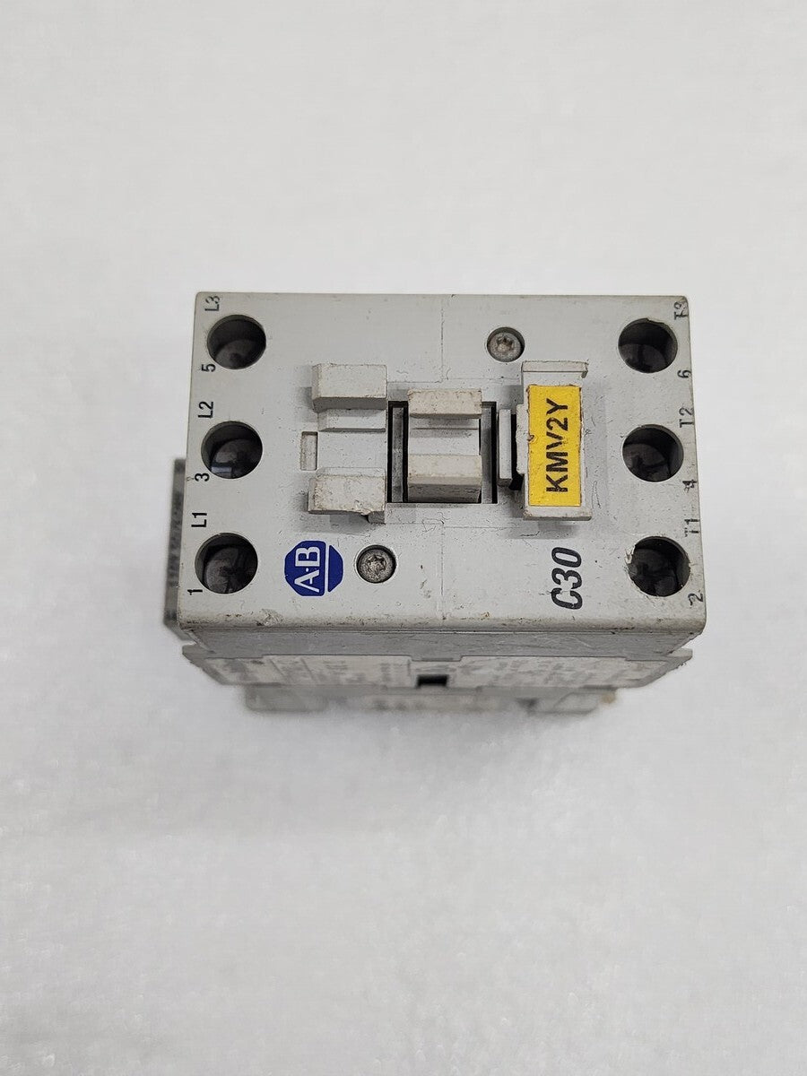 ALLEN BRADLEY CAT 100-C30-00 SER C MAGNETIC CONTACTOR COIL VOLTAGE 110V