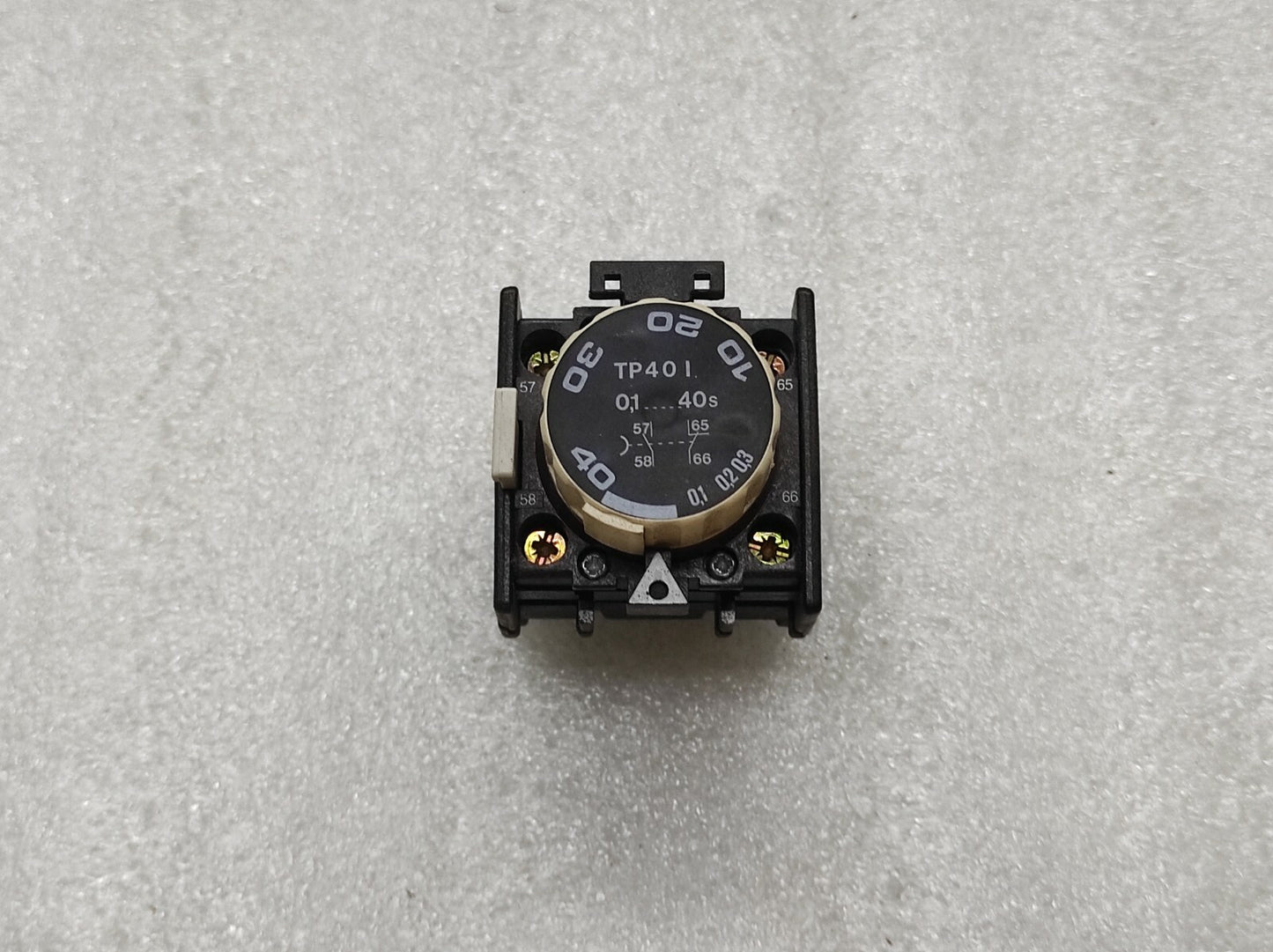 ABB TP40I PNEUMATIC TIMER FPTN477016R0008 0.1-40S NIB
