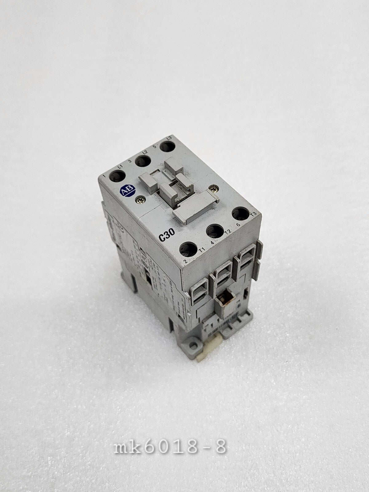 ALLEN BRADLEY CAT 100-C30-00 SER B MAGNETIC CONTACTOR COIL VOLTAGE 230V