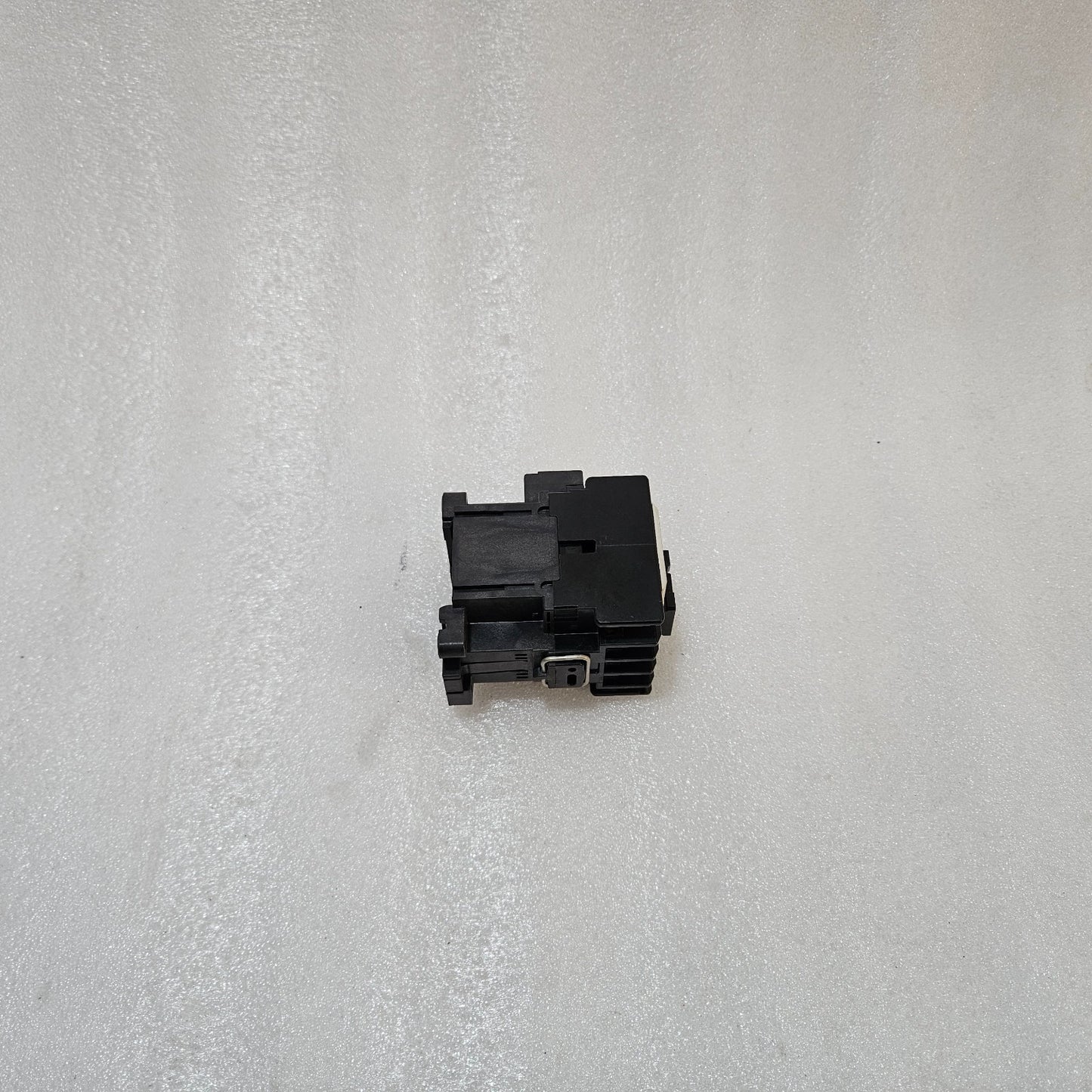FUJI ELECTRIC SC-05 MAGNETIC CONTACTOR 20A 3-POLE MOTOR CONTACTOR 110-120V COIL