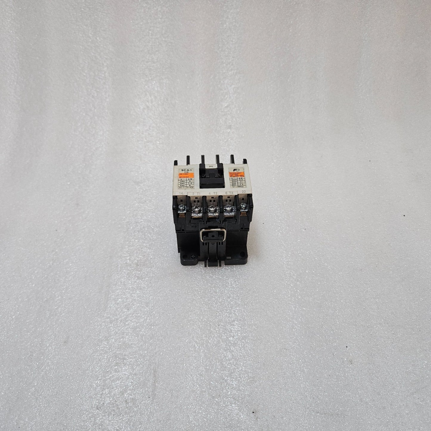FUJI ELECTRIC SC-5-1 MAGNETIC CONTACTOR 32A AC-3 MOTOR DUTY 100-110V AC COIL
