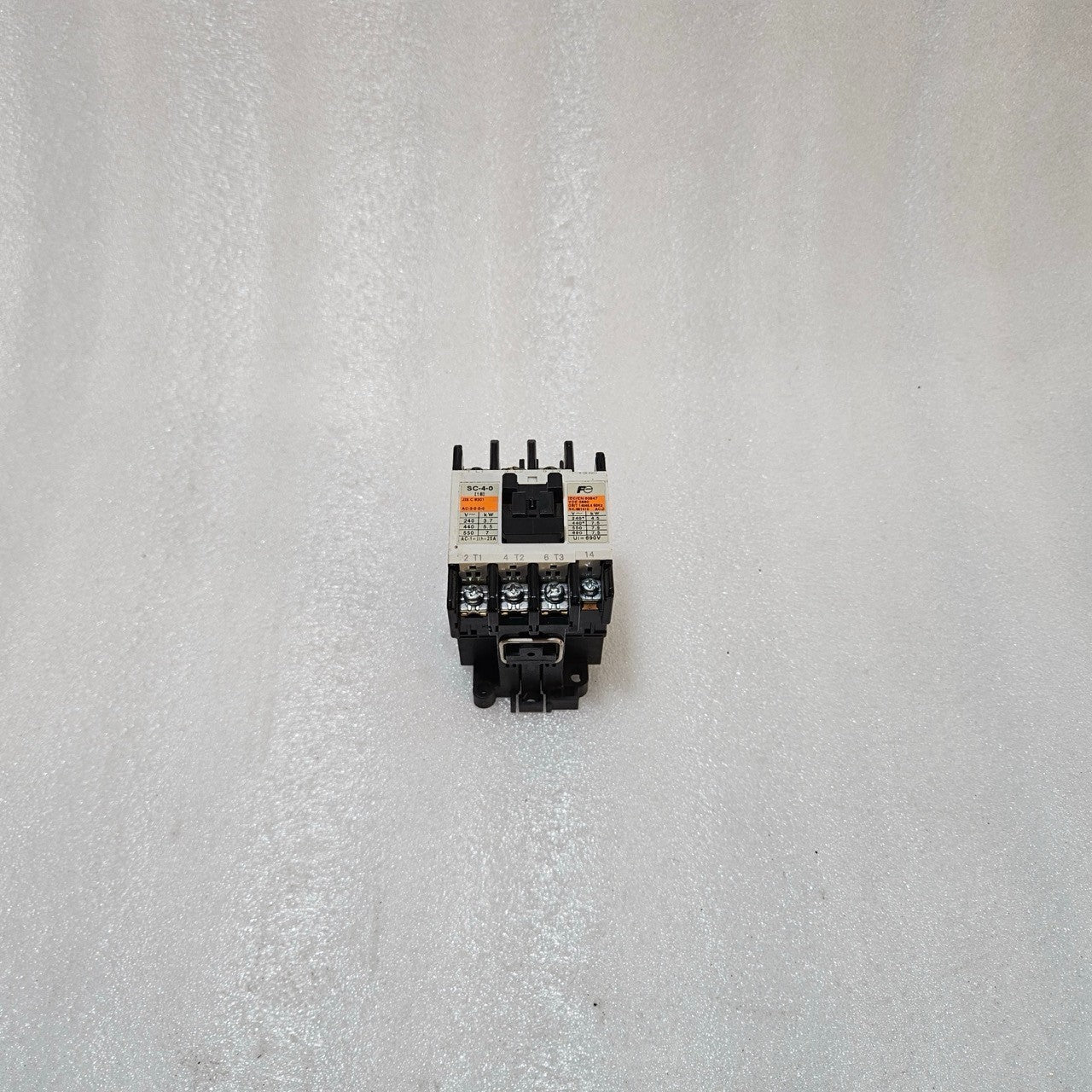 FUJI ELECTRIC SC-4-0 MAGNETIC CONTACTOR 25A 3-POLE 100-110V COIL MOTOR CONTACTOR